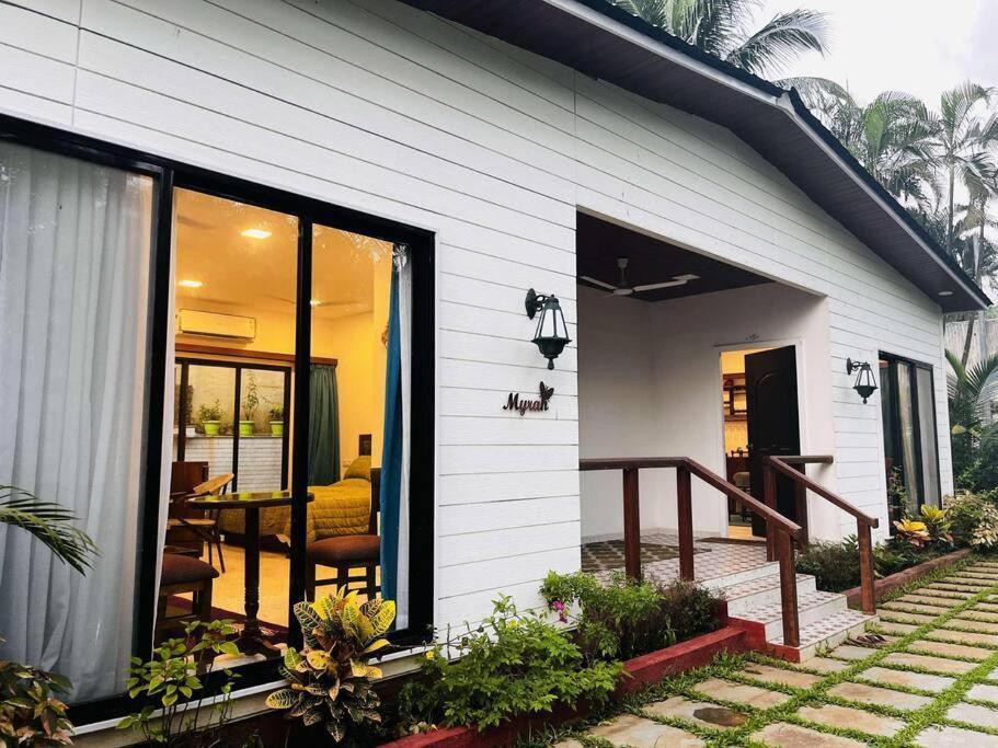 Verandah Myrah 2Bh Villa With Plunge Pool - Mumbai