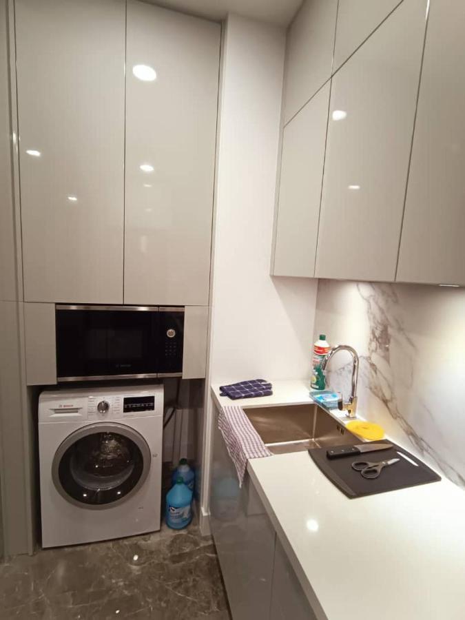 Platinum Suite 2 New Kl Cbd New Luxury Condo With Best Infinity View To Klcc Twin Towers Pool - Kuala Lumpur