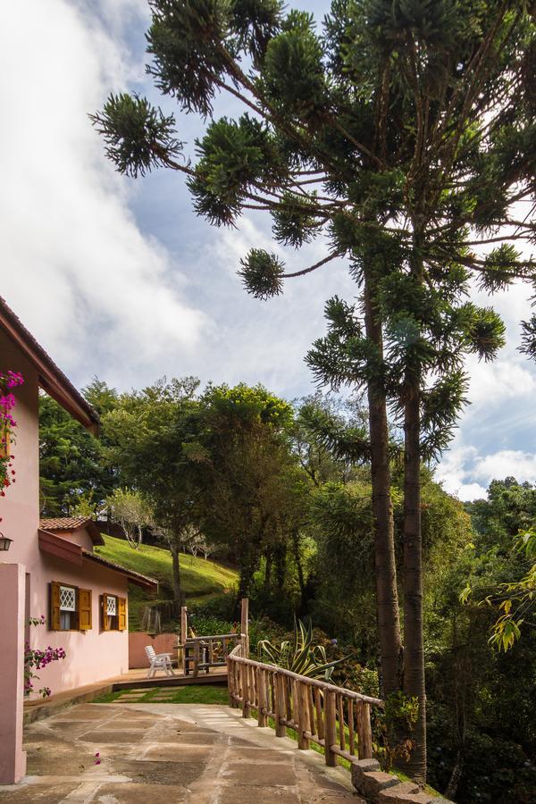Casa De Cor Rosa Casa Dos Pinheiros Villa - Campos do Jordao