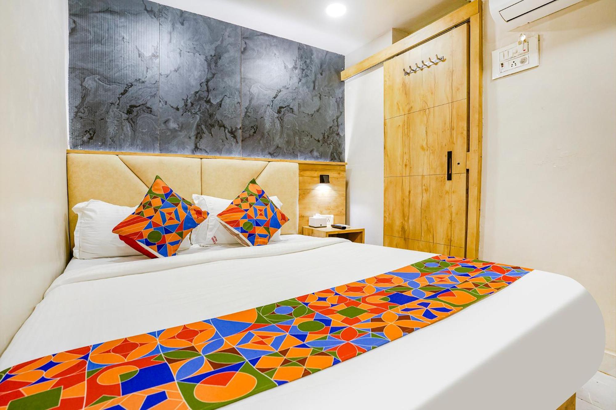 Fabexpress Baghdad Palace Hotel - Mumbai