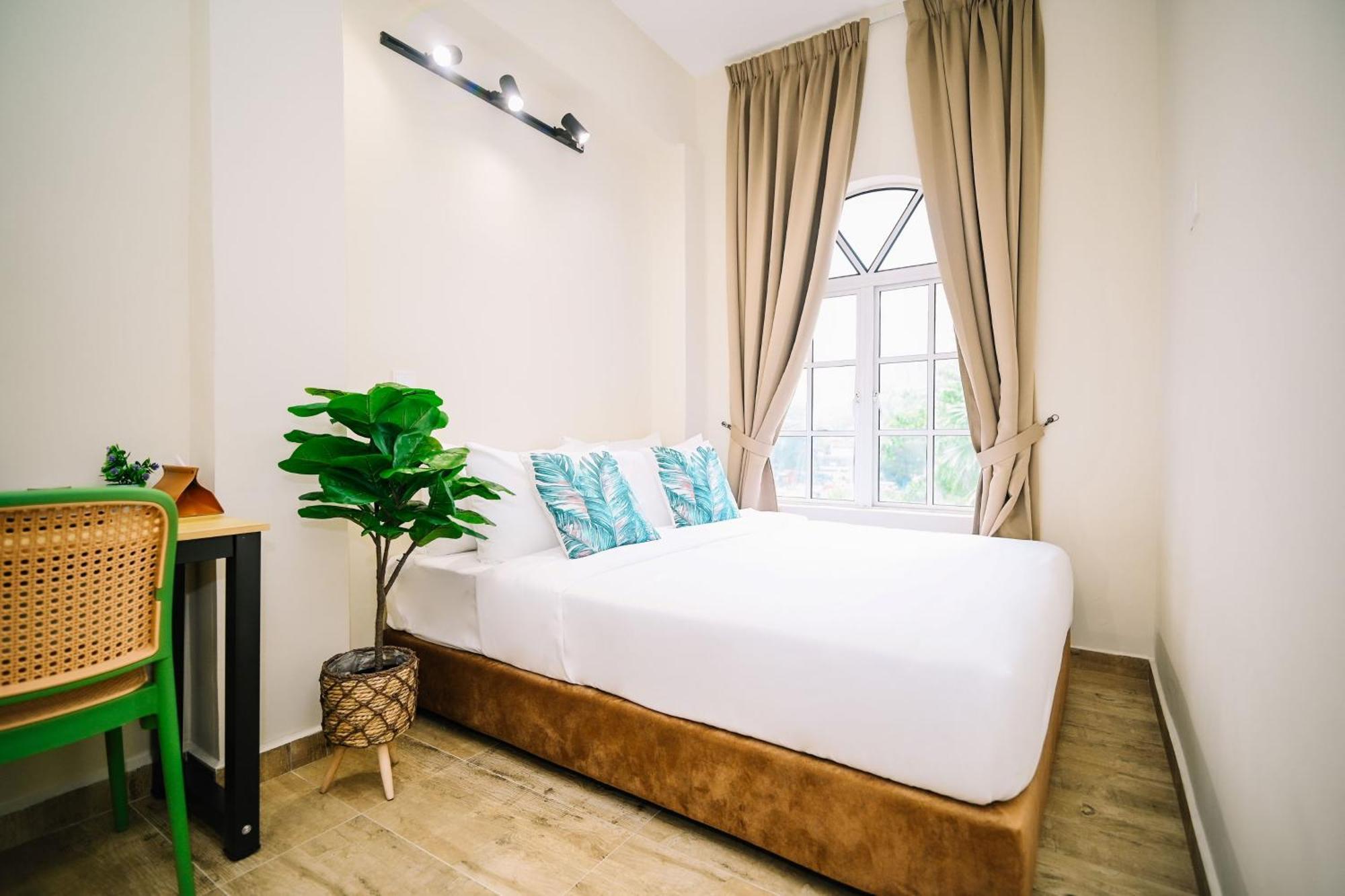 Swing And Pillows - Icc Pudu Kuala Lumpur