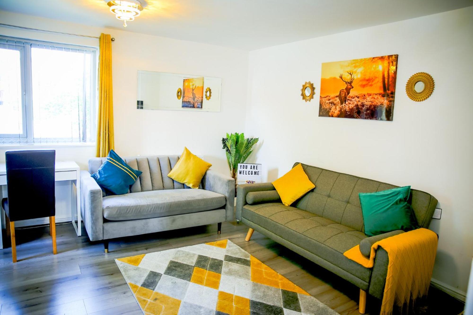The Wynne House - 3 Bedroom Luxury House With 5 Beds & Free Parking Near City Centre, And A Walking Distance To The Etihad Stadium & Coop Live Arena - Manchester