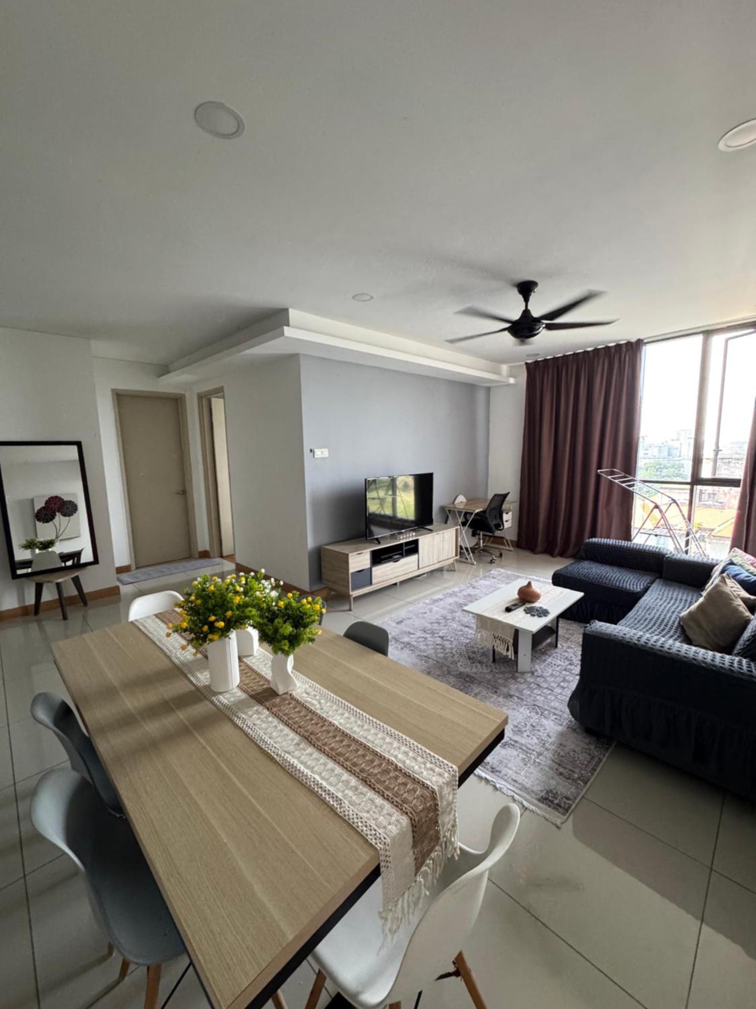 Queen Room At Kl Gateway Residence Lrt Linked