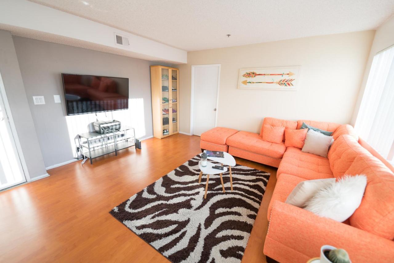 Cozy Hollywood Get Away Bed & Breakfast - Los Angeles