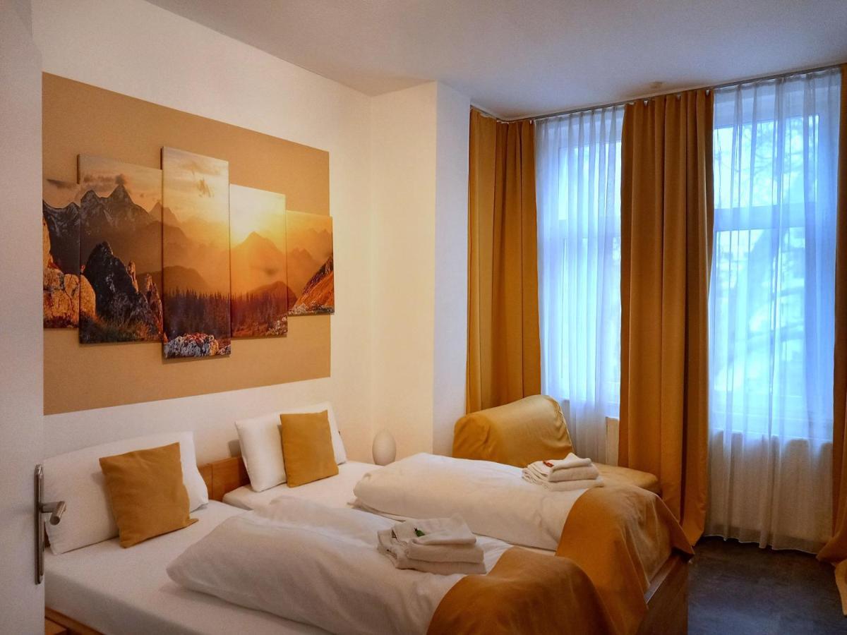 Hotel Karolinger - Self Check-In