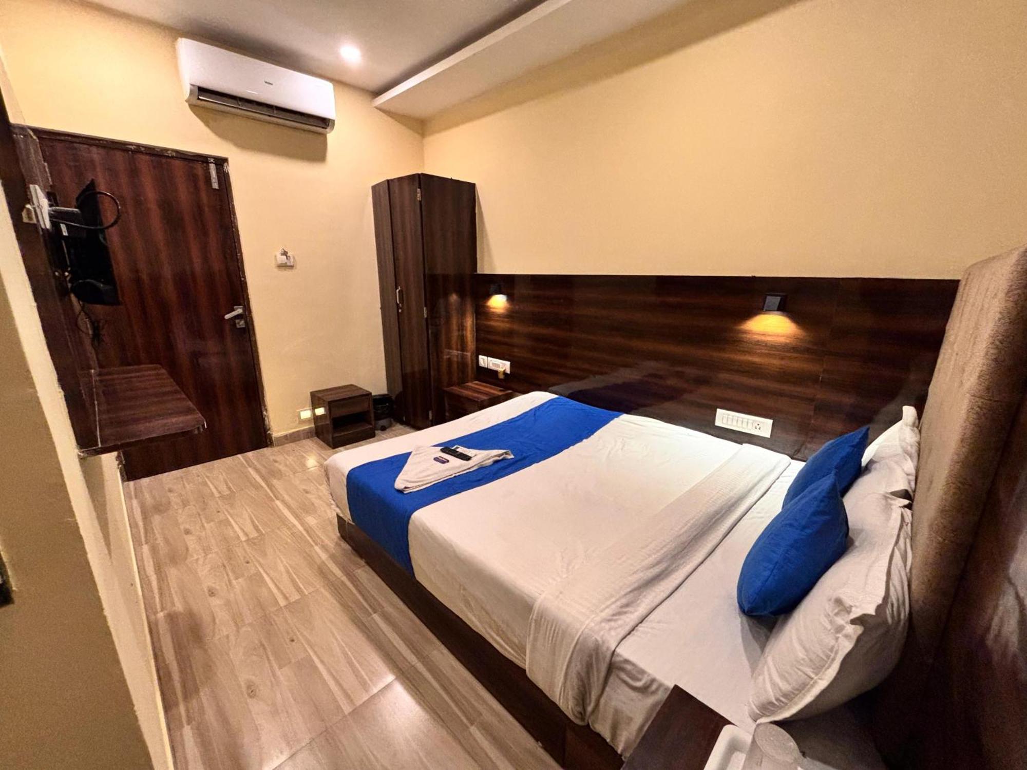 Hotel Signature Inn - Mumbai