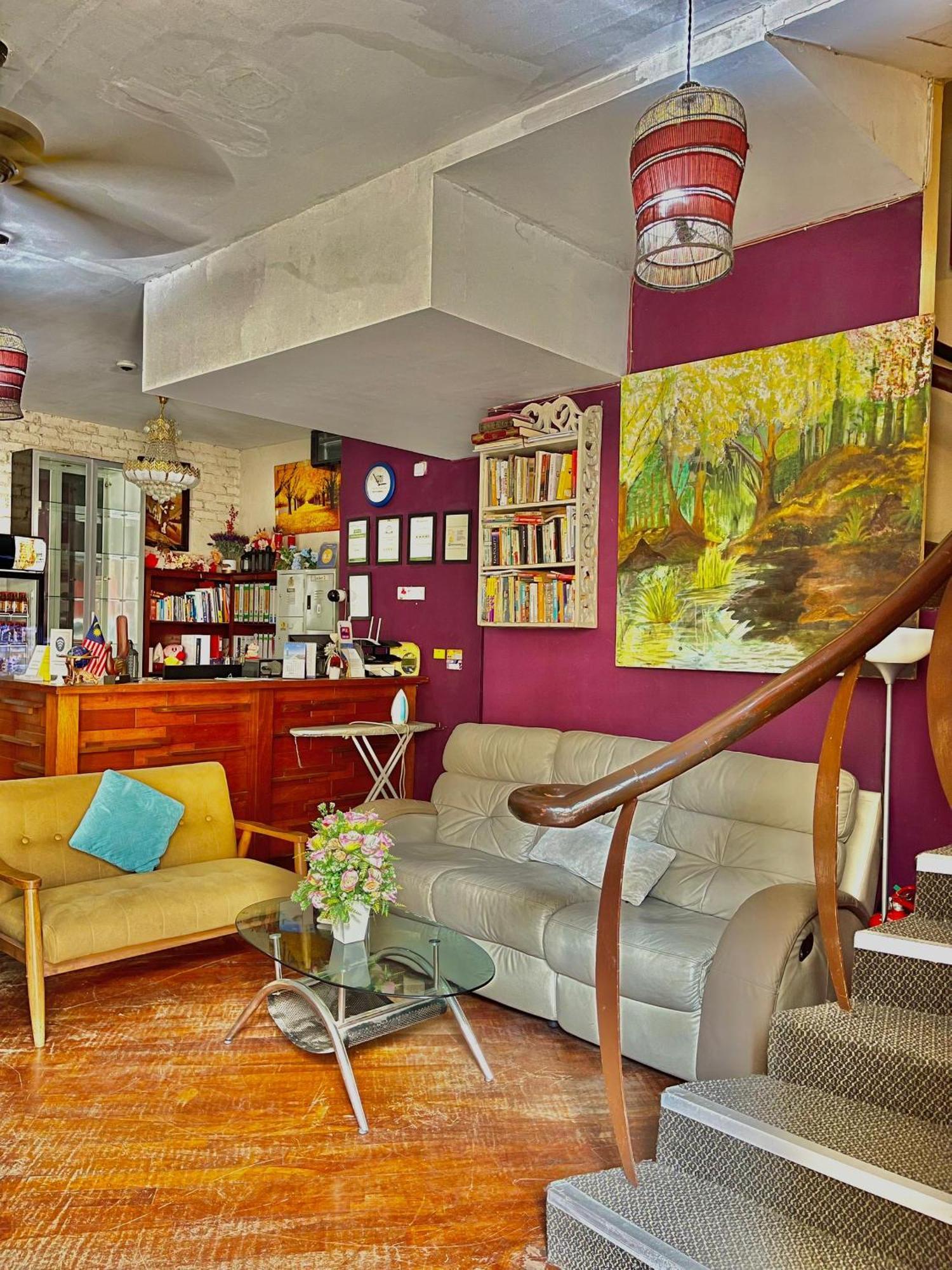 The Explorers Guesthouse And Hostel