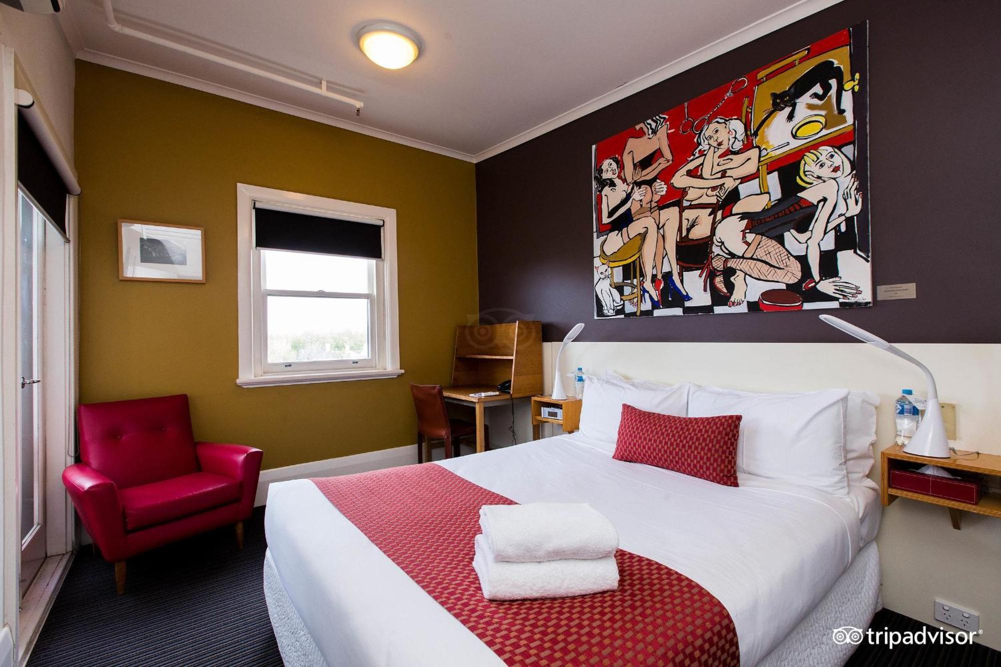 Tolarno Hotel